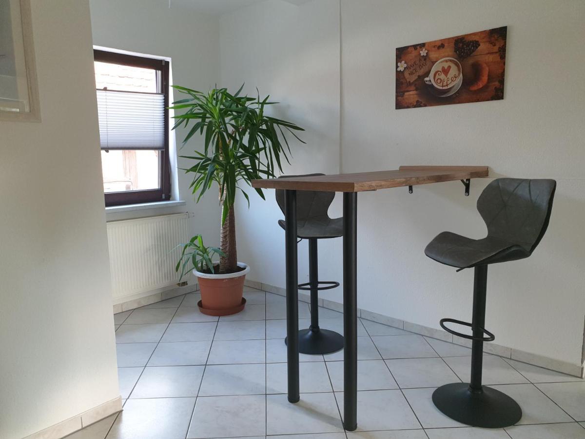 Ganze Ferienwohnung 5 Km Von Erfurt, Mit Kaffeevollautomat, Tv, Wlan, Boxspringbett, Schlafsofa Und Einkaufsmoeglichkeiten, Sehr Gute Anbindung Zur A71 Und A4, Kostenloser Oeff Parkplatz Fuer Pkw Und Transporter Elxleben Εξωτερικό φωτογραφία