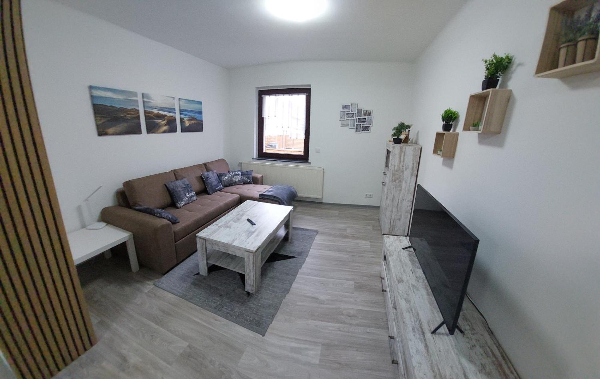 Ganze Ferienwohnung 5 Km Von Erfurt, Mit Kaffeevollautomat, Tv, Wlan, Boxspringbett, Schlafsofa Und Einkaufsmoeglichkeiten, Sehr Gute Anbindung Zur A71 Und A4, Kostenloser Oeff Parkplatz Fuer Pkw Und Transporter Elxleben Εξωτερικό φωτογραφία
