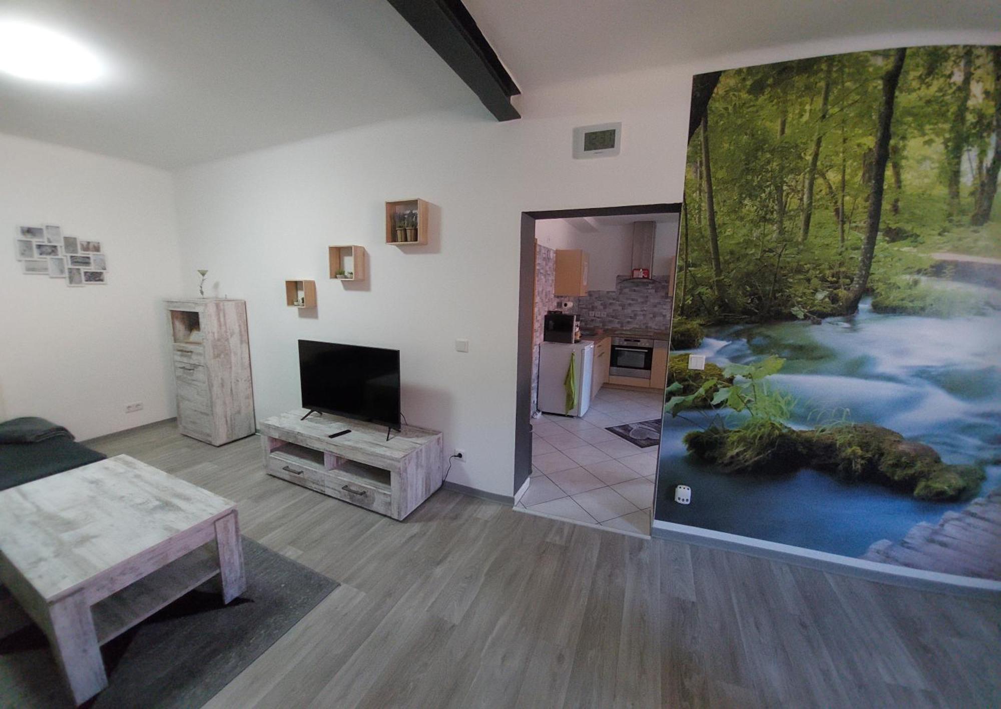 Ganze Ferienwohnung 5 Km Von Erfurt, Mit Kaffeevollautomat, Tv, Wlan, Boxspringbett, Schlafsofa Und Einkaufsmoeglichkeiten, Sehr Gute Anbindung Zur A71 Und A4, Kostenloser Oeff Parkplatz Fuer Pkw Und Transporter Elxleben Εξωτερικό φωτογραφία