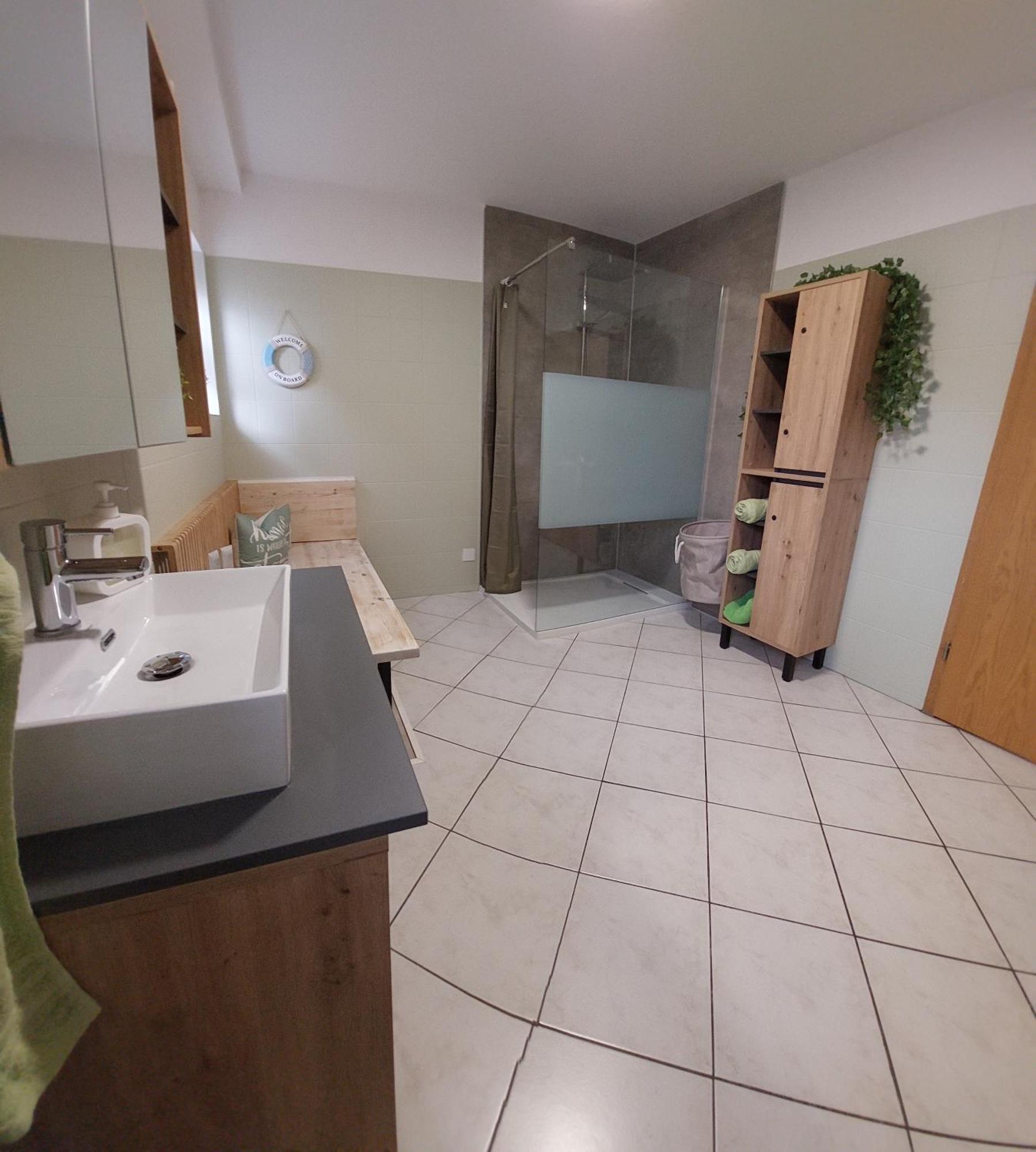 Ganze Ferienwohnung 5 Km Von Erfurt, Mit Kaffeevollautomat, Tv, Wlan, Boxspringbett, Schlafsofa Und Einkaufsmoeglichkeiten, Sehr Gute Anbindung Zur A71 Und A4, Kostenloser Oeff Parkplatz Fuer Pkw Und Transporter Elxleben Εξωτερικό φωτογραφία